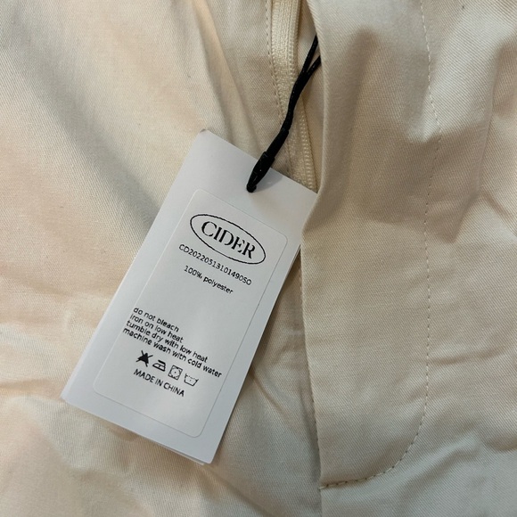 Cider Colorblock Shorts with Belt NWT - Picture 7 of 7